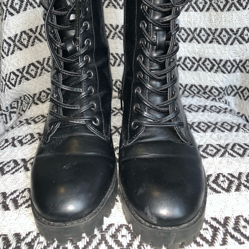 Combat boots